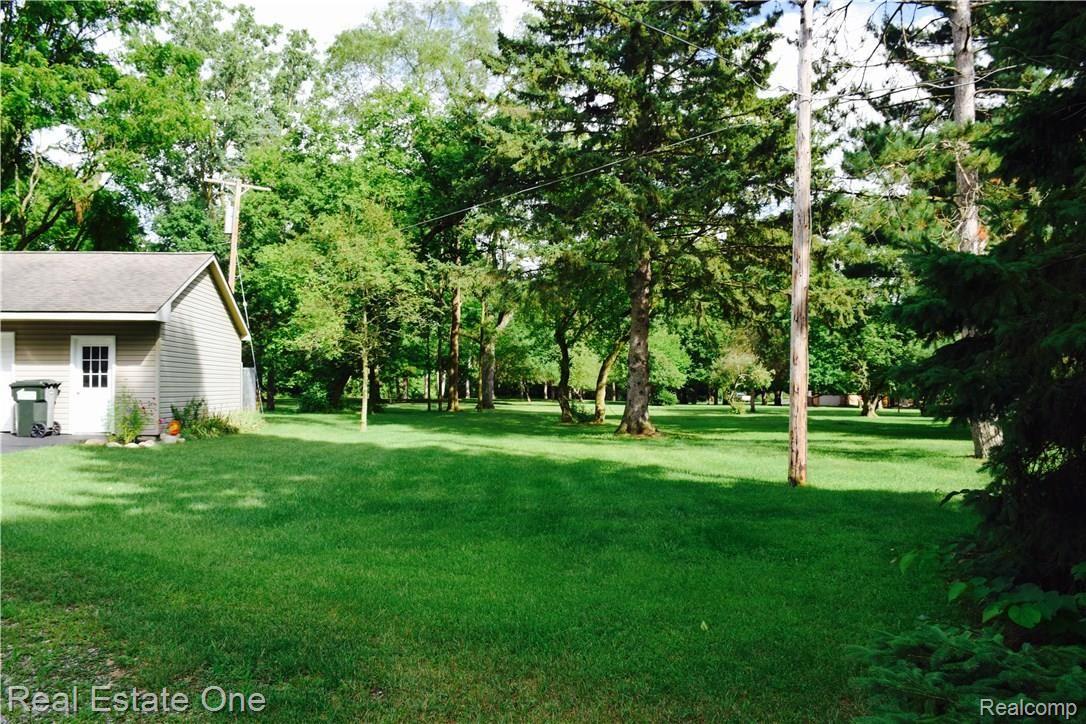 8845 Bishop Road Brighton, MI 48116 - Photo 10 of 31 DSC_0041.jpg