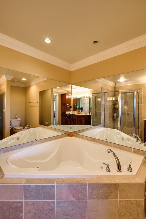 7100 Dale Ridge Road, Unit K6 Lancaster, TN 38569 - Photo 17 of 30 Bring your bubble bath!