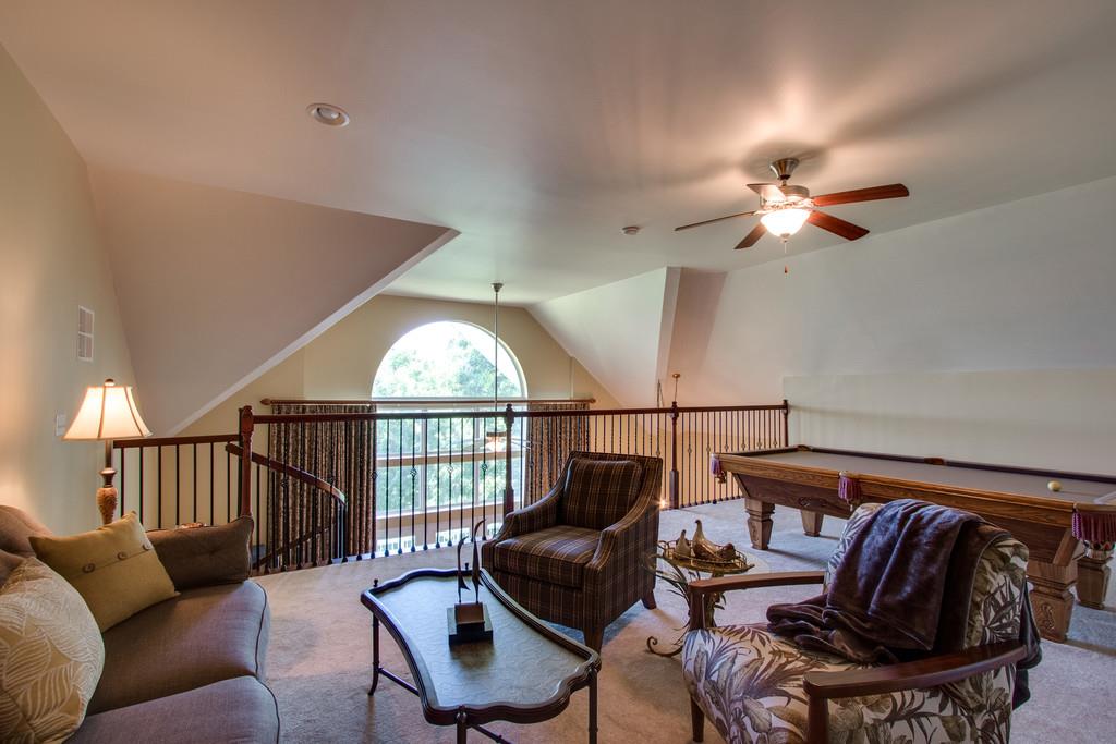 7100 Dale Ridge Road, Unit K6 Lancaster, TN 38569 - Photo 24 of 30 lOFT sitting area overlooking the lake!