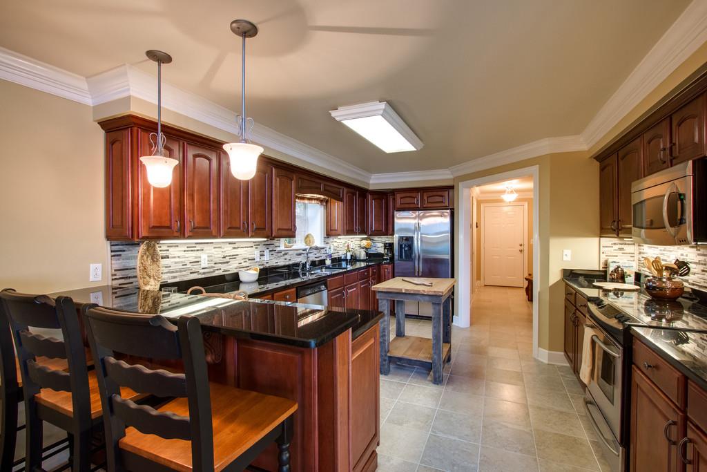 7100 Dale Ridge Road, Unit K6 Lancaster, TN 38569 - Photo 7 of 30 Chat with the chef and make preparing a meal fun!