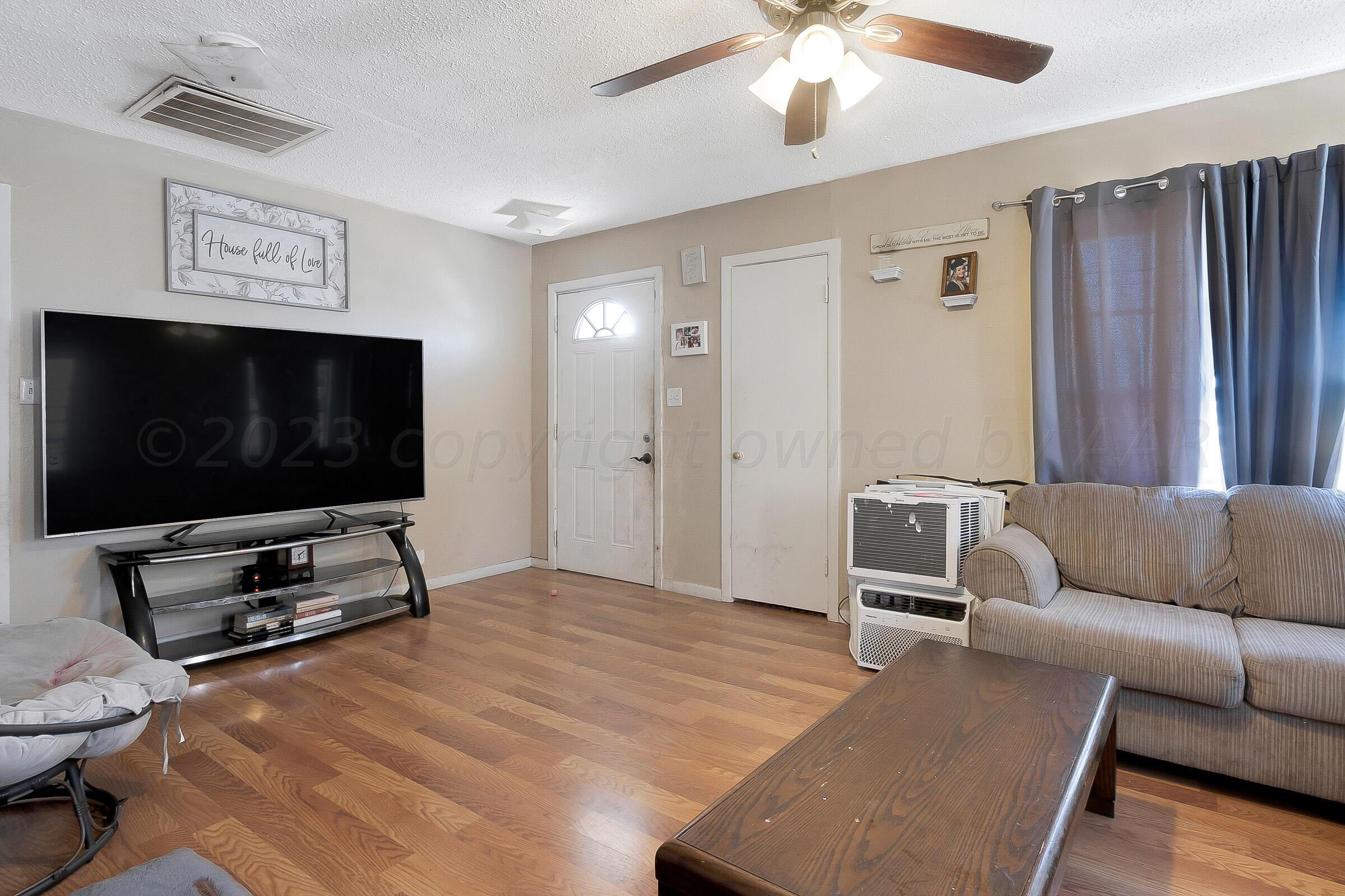 4225 South Washington Street Amarillo, TX 79110 - Photo 3 of 27 003_Living Room 2