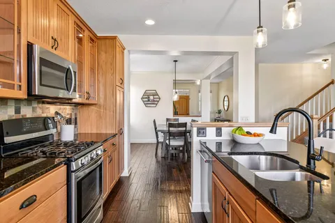 $635,000 | 3917 Valencia Lane, Chaska, MN 55318