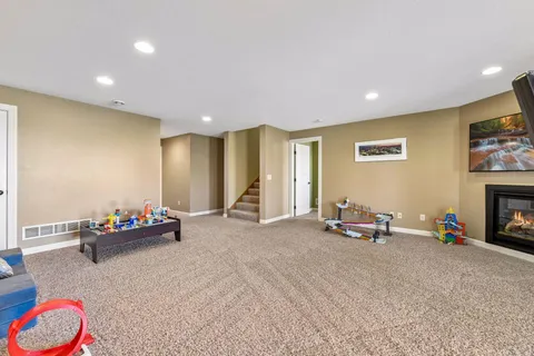 $635,000 | 3917 Valencia Lane, Chaska, MN 55318