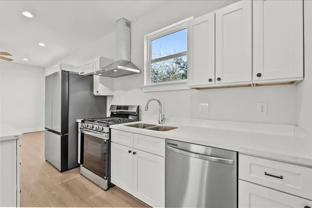 $3,000 | 1910 Bayou Shore Drive, Galveston, TX 77551