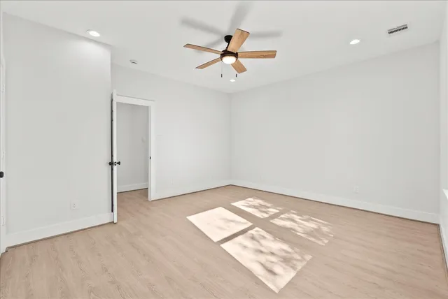 $3,000 | 1910 Bayou Shore Drive, Galveston, TX 77551