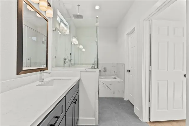 $3,000 | 1910 Bayou Shore Drive, Galveston, TX 77551