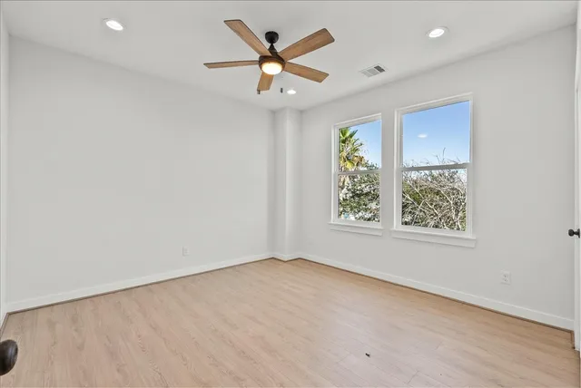 $3,000 | 1910 Bayou Shore Drive, Galveston, TX 77551