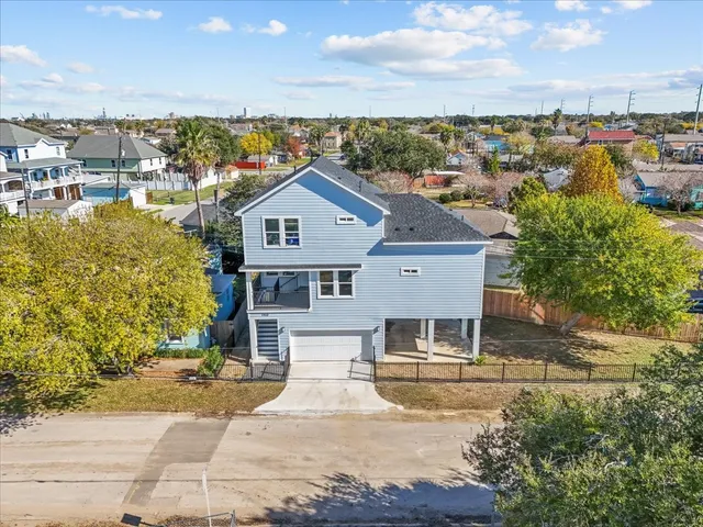 $3,000 | 1910 Bayou Shore Drive, Galveston, TX 77551