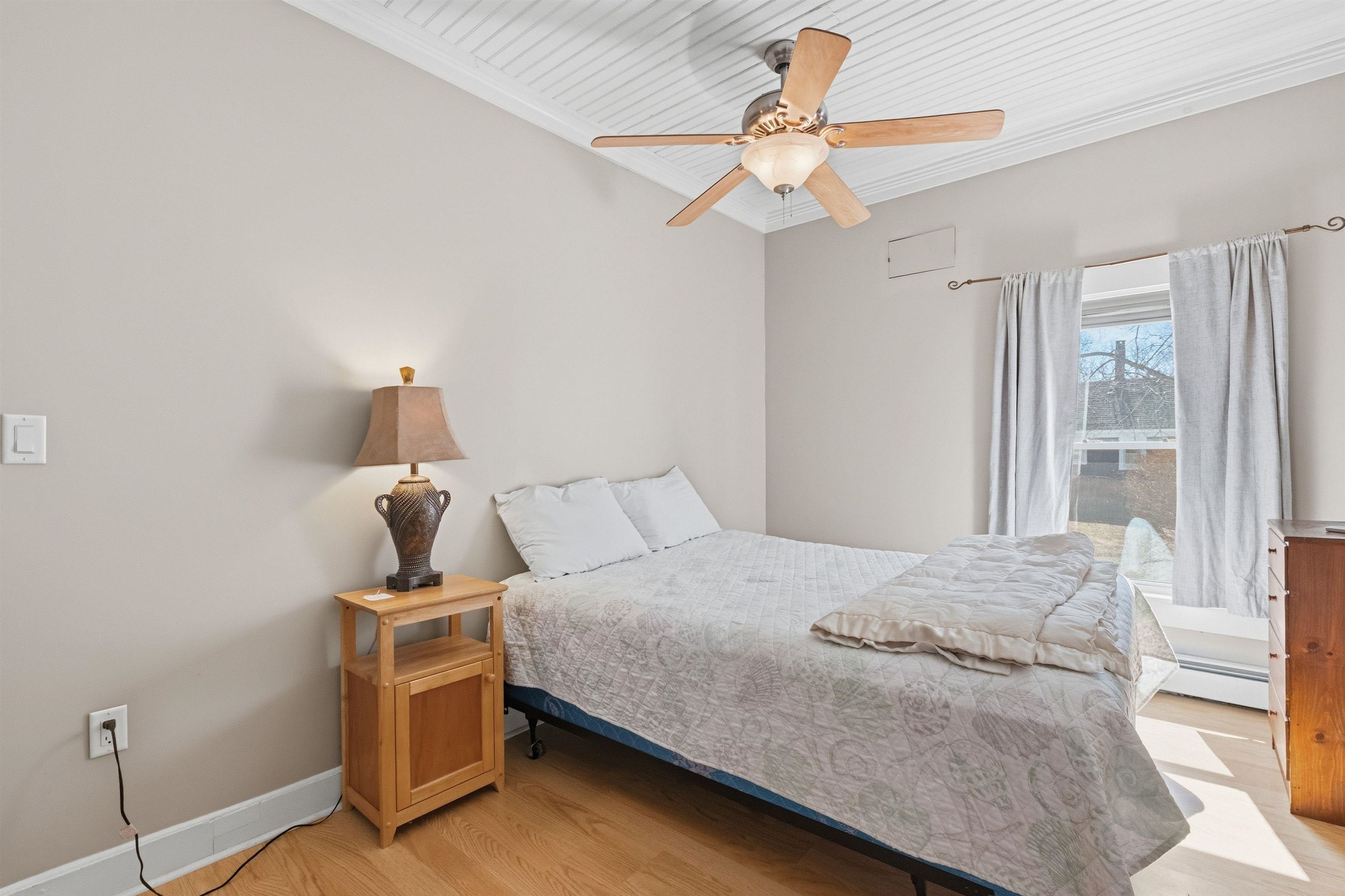 388 Elm Street Laconia, NH 03246 - Photo 17 of 38