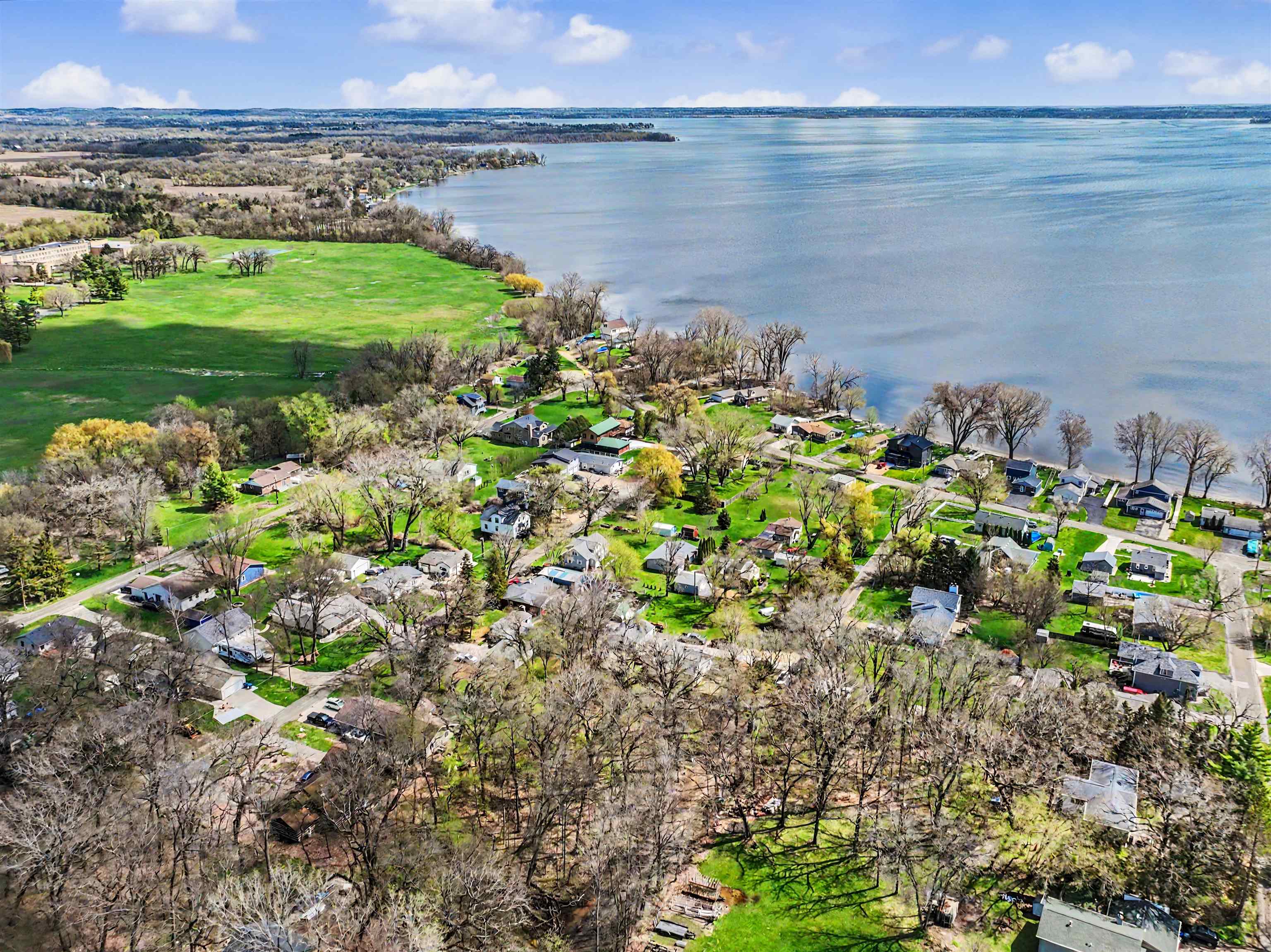 136 Beach Edgerton, WI 53534 - Photo 5 of 12