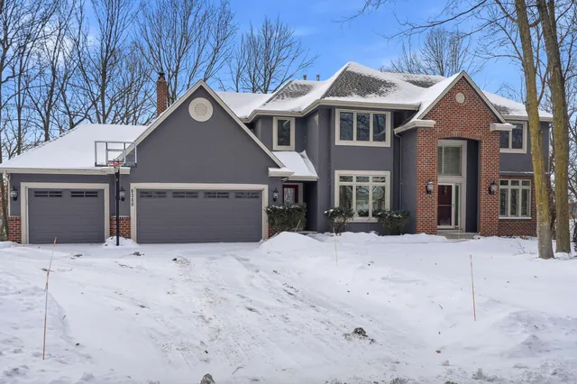 $1,100,000 | 6340 Summit Circle, Chanhassen, MN 55317