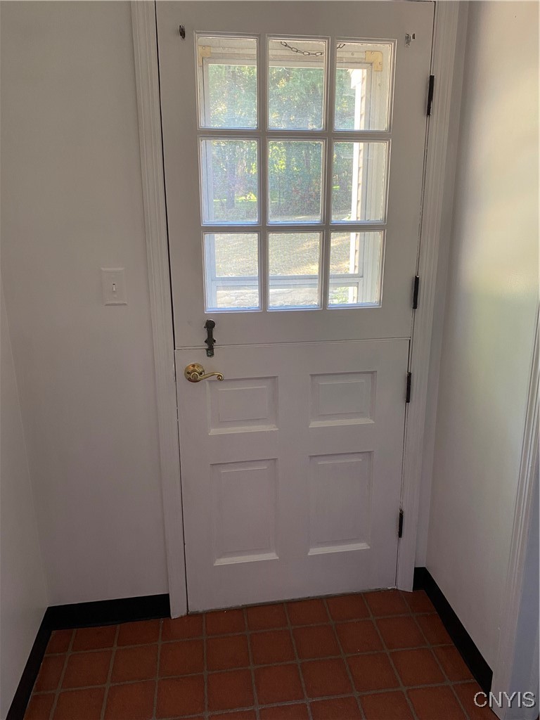 103 Paris Road New Hartford, NY 13413 - Photo 17 of 45