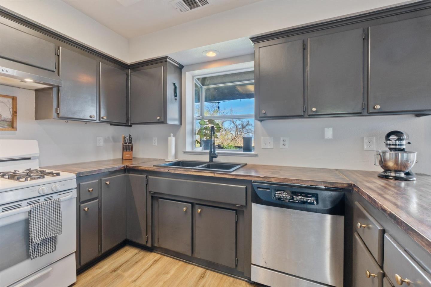 19789 Weide Way Anderson, CA 96007 - Photo 18 of 64