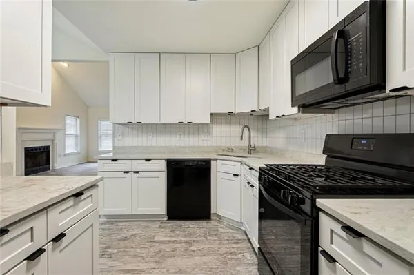 $2,300 | 405 Bon Temps Roule, Mandeville, LA 70471