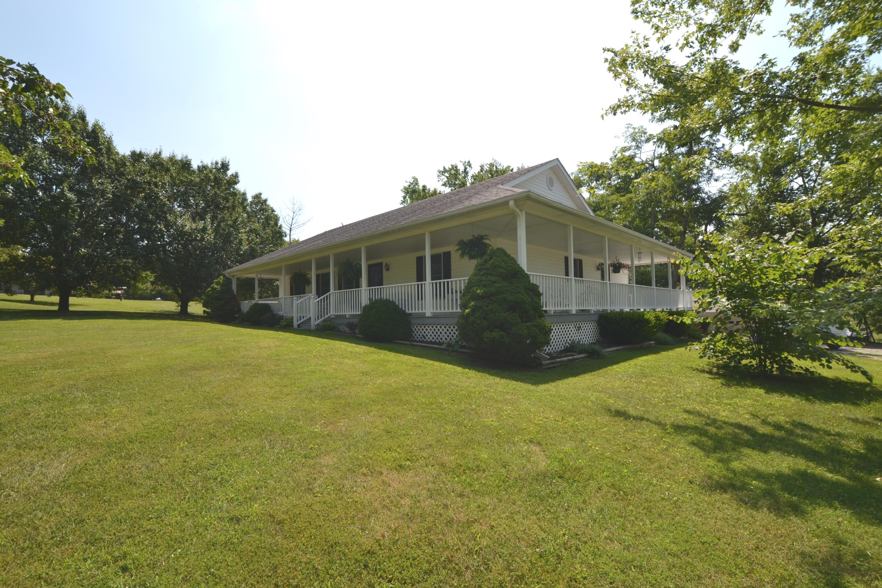 1953 Perryville Road Harrodsburg, KY 40330 - Photo 2 of 15 DSC_0040