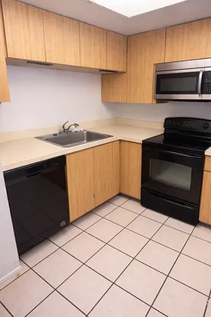 $150,000 | 103 Royal Park Drive, Unit 2C, Oakland Park, FL 33309