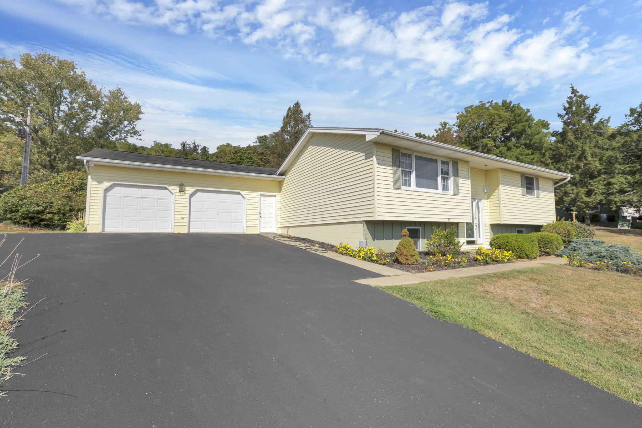 4791 Delmont Road Lancaster, OH 43130 - Photo 2 of 58 48-web-or-mls-0V3A5101