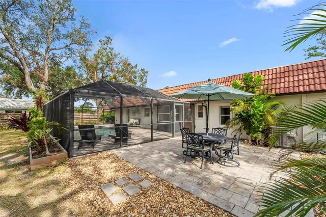 $729,900 | 1868 Riviera Circle, Sarasota, FL 34232