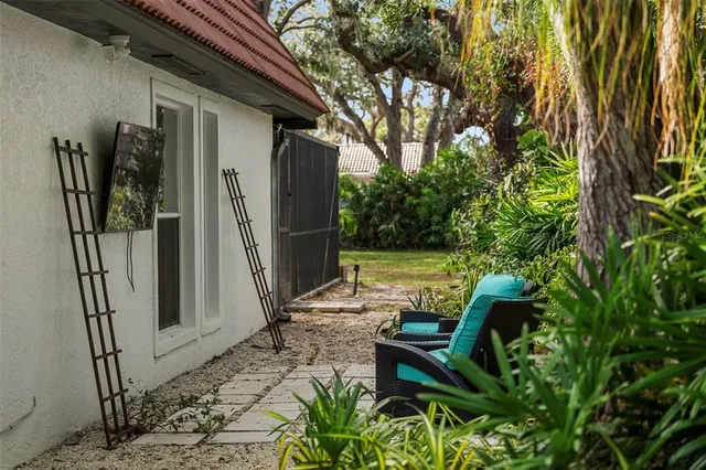 $729,900 | 1868 Riviera Circle, Sarasota, FL 34232