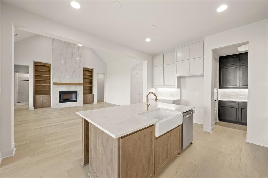 6451 Cedar Elm Road Midlothian, TX 76065 - Photo 14 of 39 6451 Cedar Elm- Kitchen-8931