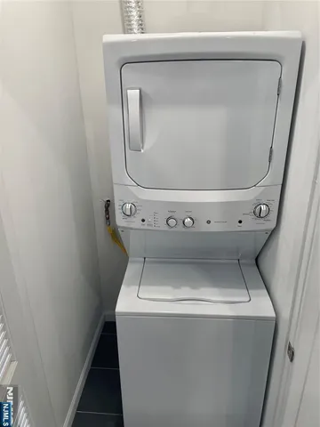 $2,295 | 51 East Main Street, Unit 205, Bergenfield, NJ 07621