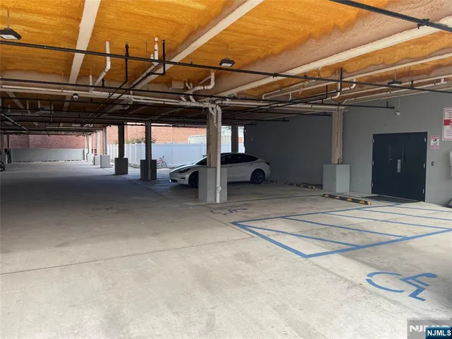 $2,295 | 51 East Main Street, Unit 205, Bergenfield, NJ 07621