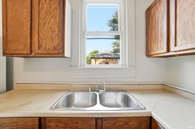 $134,900 | 812 Huestis Avenue, Fort Wayne, IN 46807