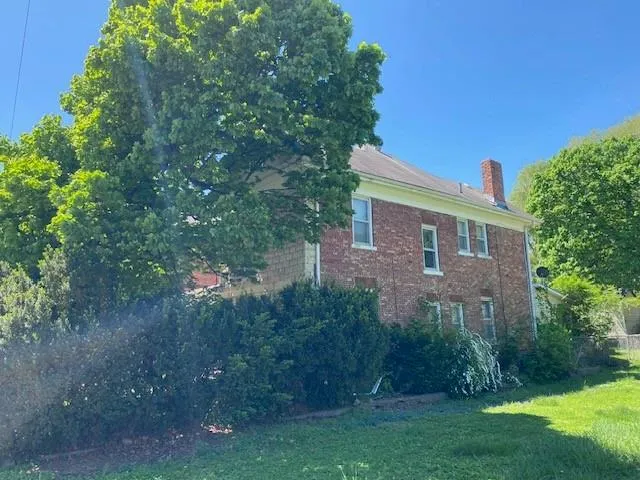 $110,000 | 319 North 10th Street, Atchison, KS 66002