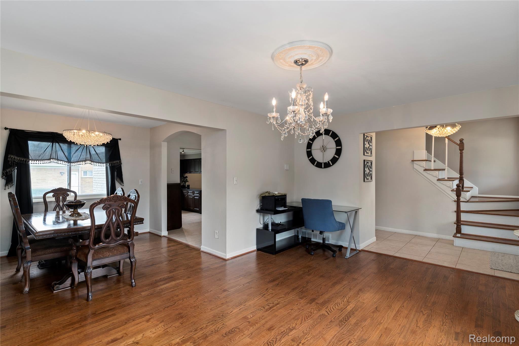 1060 Inkster Road Dearborn Heights, MI 48127 - Photo 5 of 26 DSC09036.jpg