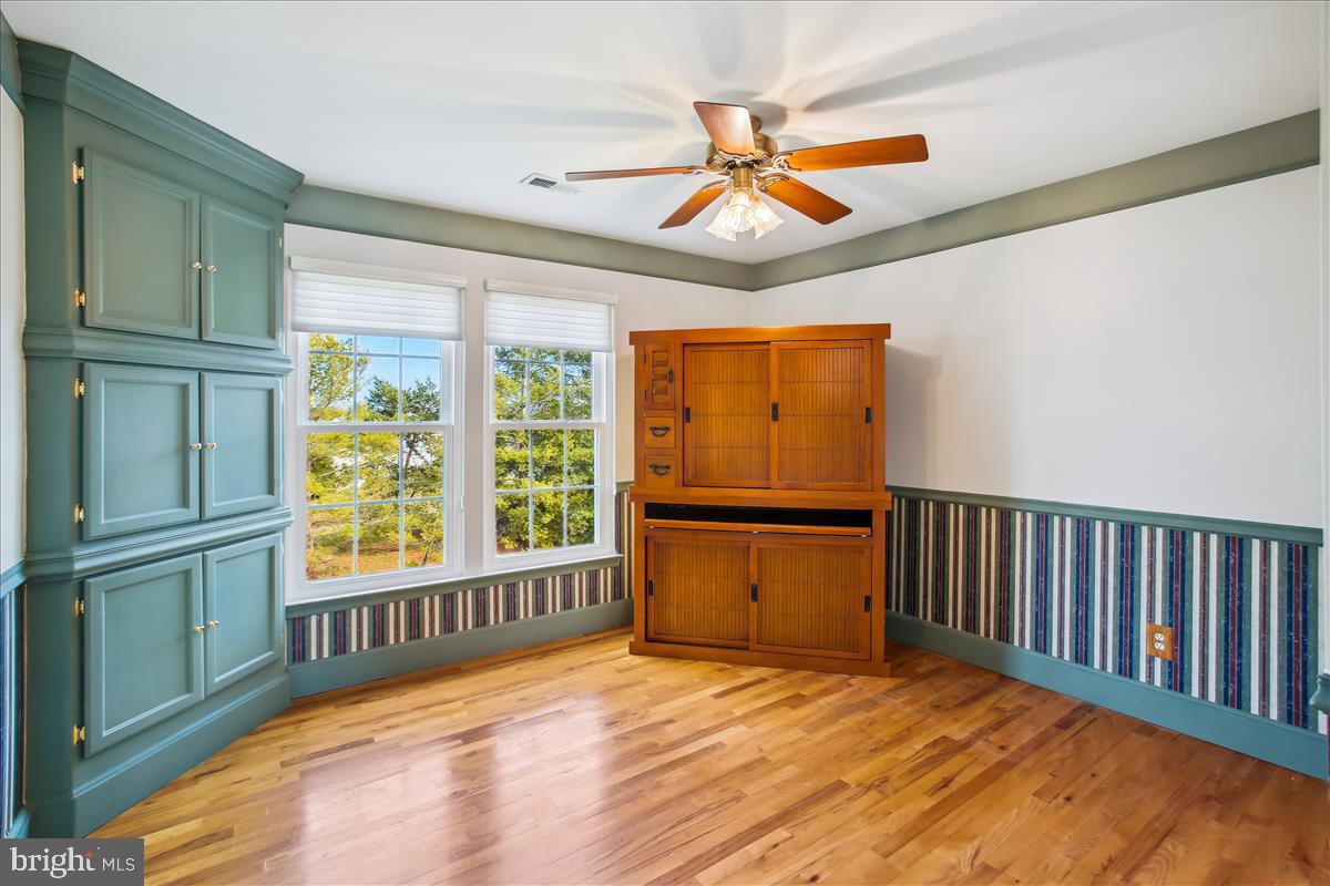 20702 Pomeroy Court Ashburn, VA 20147 - Photo 39 of 60 a view of an empty room with a window