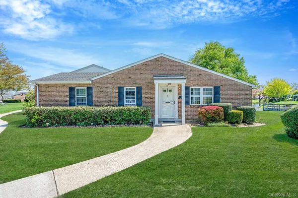 $549,999 | 47 Harbor North, Amityville, NY 11701