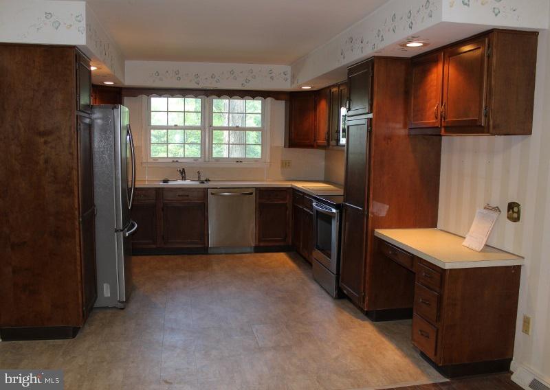 3520 Harrowgate Road York, PA 17402 - Photo 13 of 35 Gallery Image 13