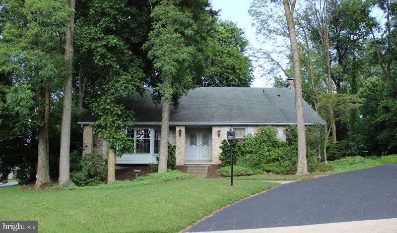 3520 Harrowgate Road York, PA 17402 - Photo 3 of 35 Gallery Image 3