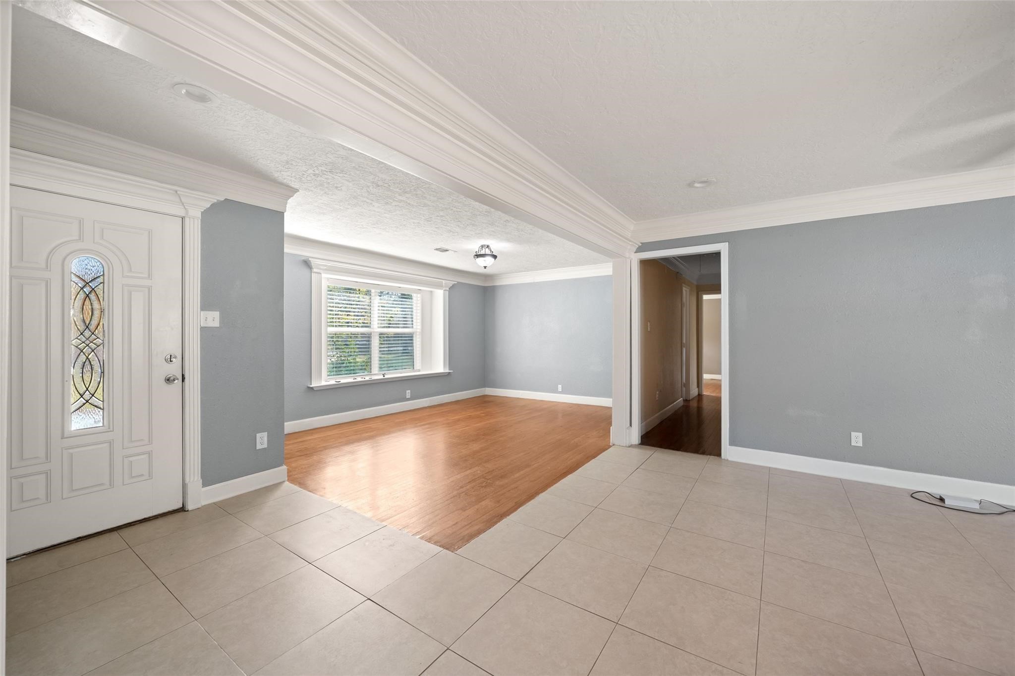 6742 Dusty Lane Conroe, TX 77306 - Photo 11 of 33 Entrance shows flex room to the left of front door.