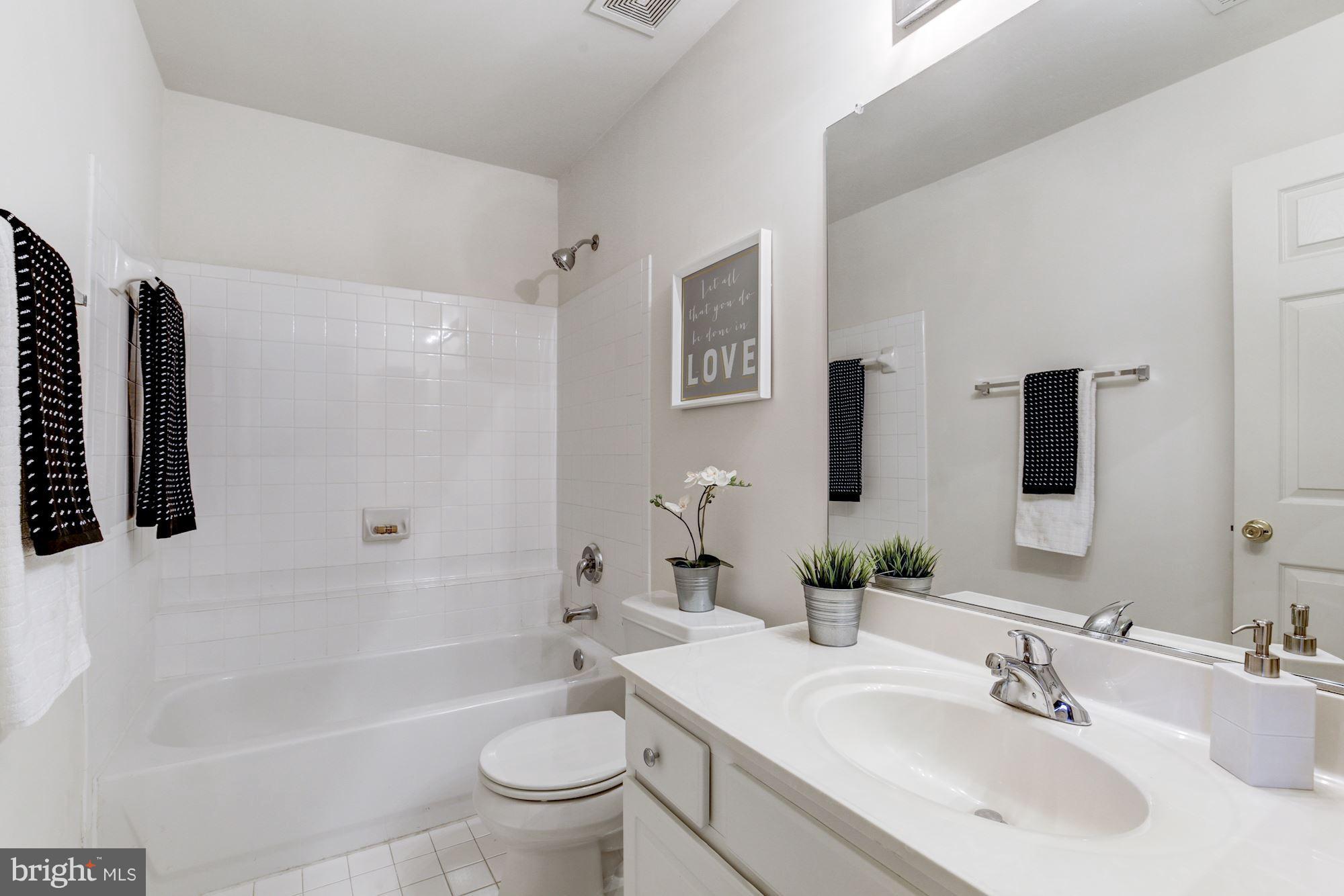 11016 Hemingway Court Silver Spring, MD 20902 - Photo 20 of 28 Shared bath for upper level BRs
