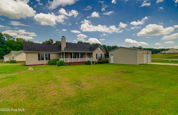 $320,000 | 300 Crest Place, Jacksonville, NC 28540