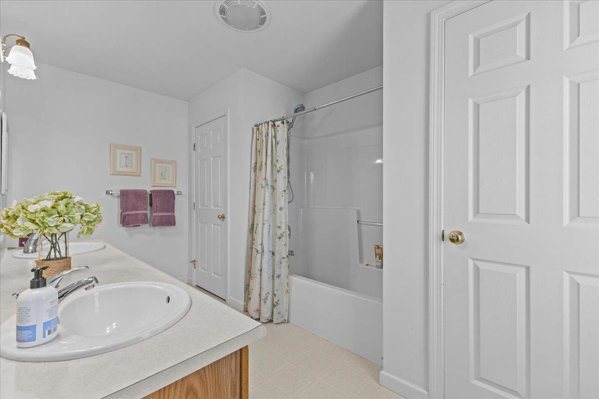 86 Chelsea Place Williston, VT 05495 - Photo 25 of 40