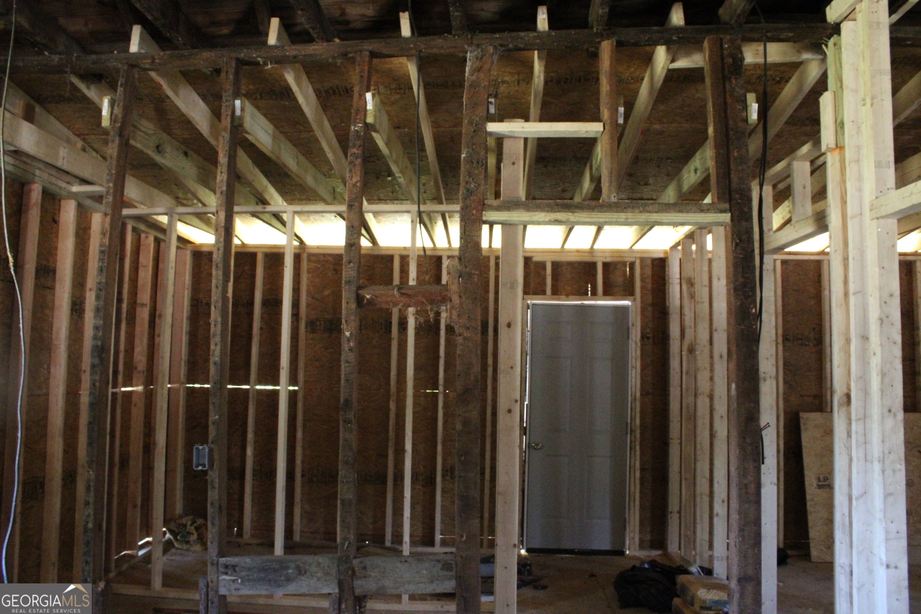 339 Atlanta Street Barnesville, GA 30204 - Photo 14 of 20 a view of a house with a door