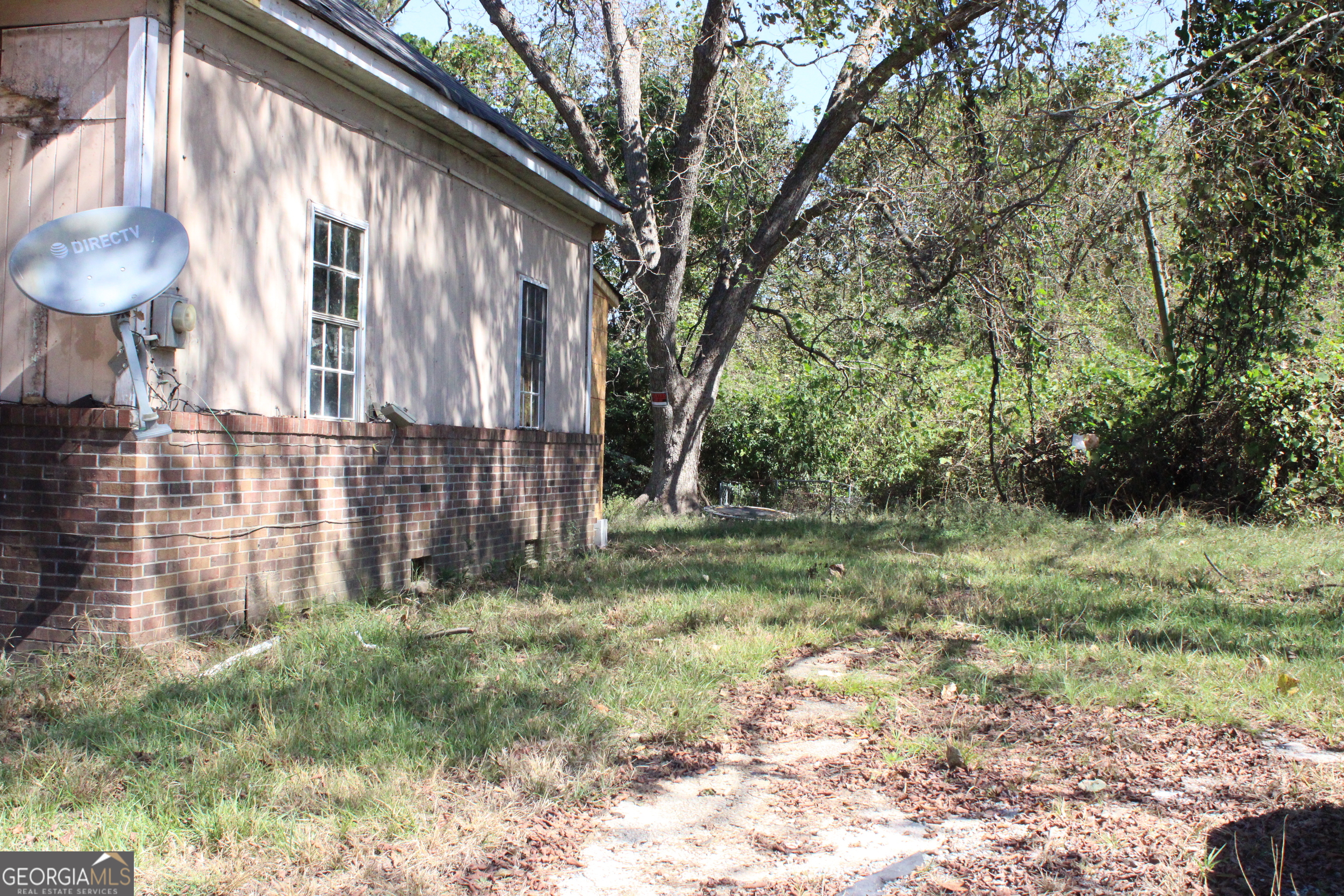 339 Atlanta Street Barnesville, GA 30204 - Photo 19 of 20 a view of outdoor space and yard