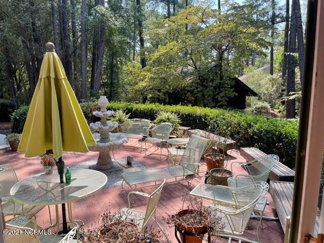 255 Lake Forest Drive Pinehurst, NC 28374 - Photo 4 of 45 Back Patio