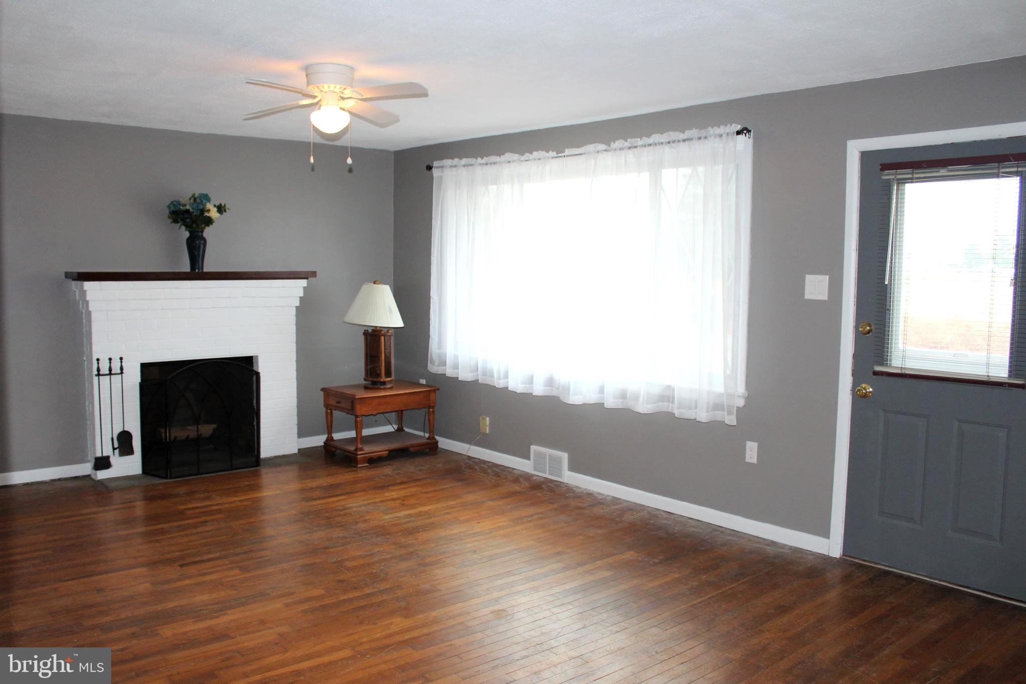 1945 County Line Road Warrington, PA 18976 - Photo 3 of 16 Family Room