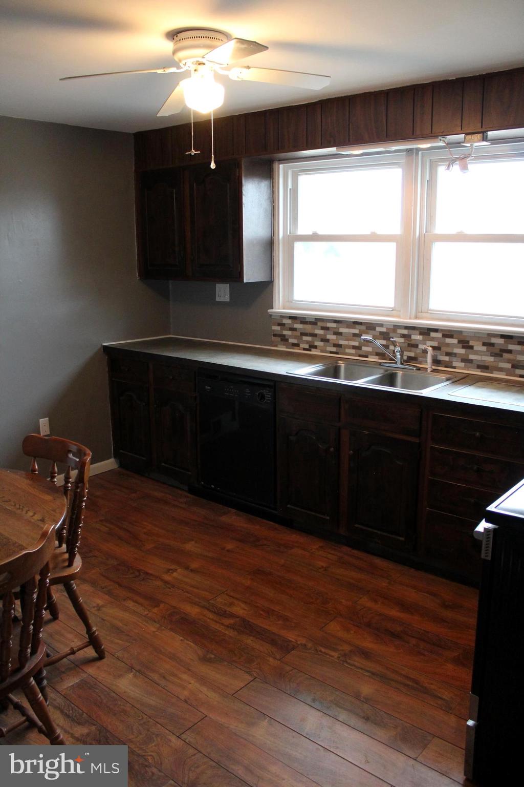 1945 County Line Road Warrington, PA 18976 - Photo 6 of 16 Kitchen