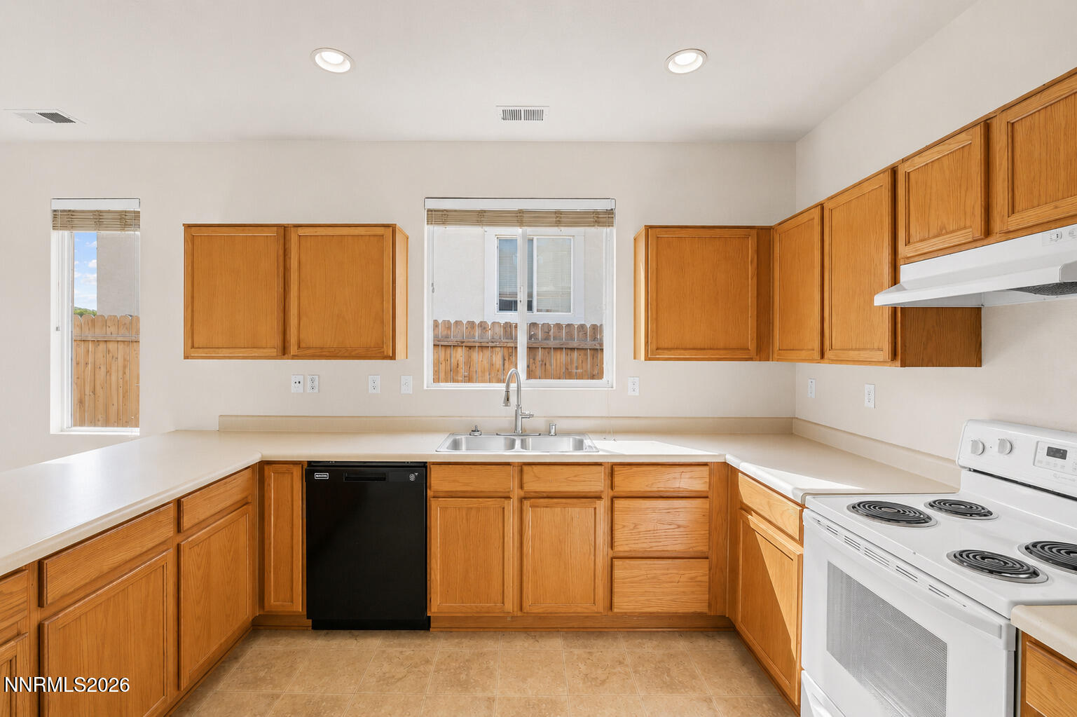 2204 Big Trail Circle Reno, NV 89521 - Photo 12 of 37 12-EJ8A1351