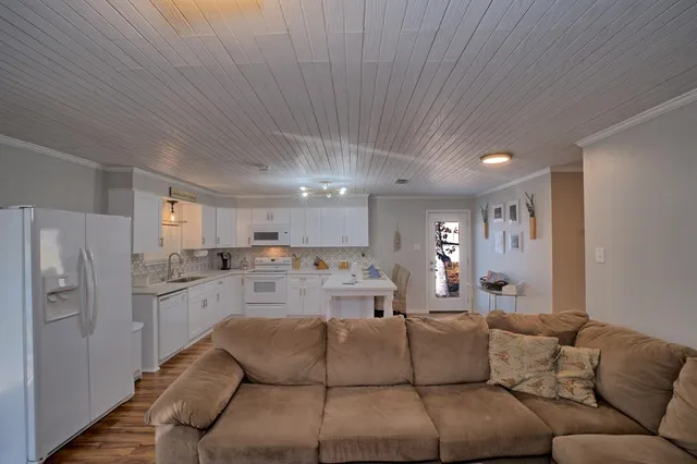 $329,000 | 535 Tall Timbers, Burkeville, TX 75932