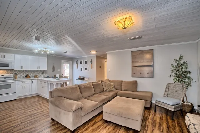 $329,000 | 535 Tall Timbers, Burkeville, TX 75932