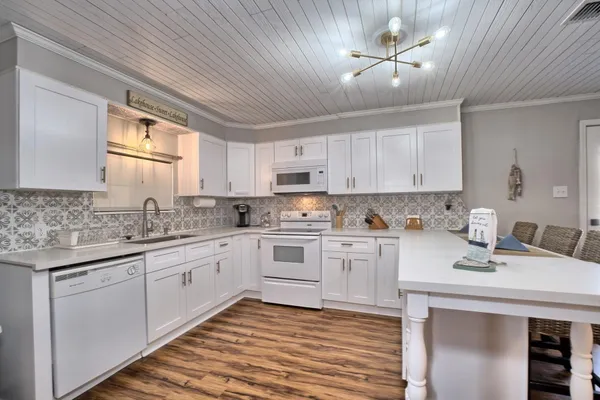 $299,900 | 535 Tall Timbers, Burkeville, TX 75932