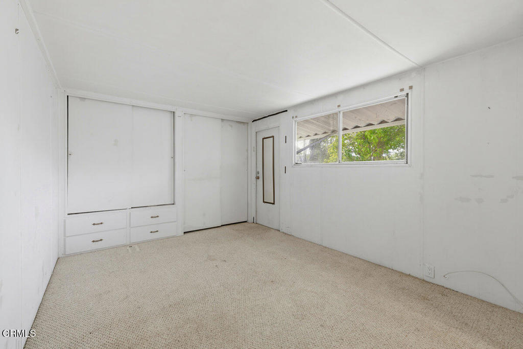 1225 South Rice Road, Unit 41 Ojai, CA 93023 - Photo 15 of 38 an empty room with windows