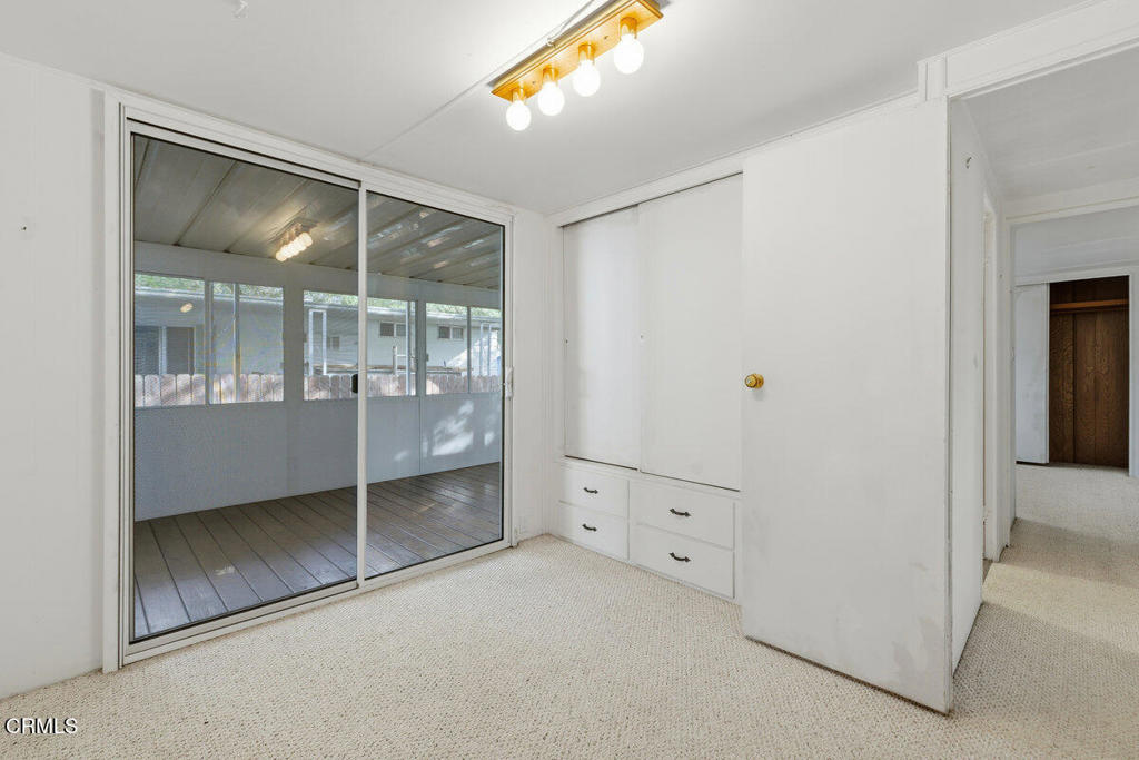 1225 South Rice Road, Unit 41 Ojai, CA 93023 - Photo 23 of 38 an empty room with window