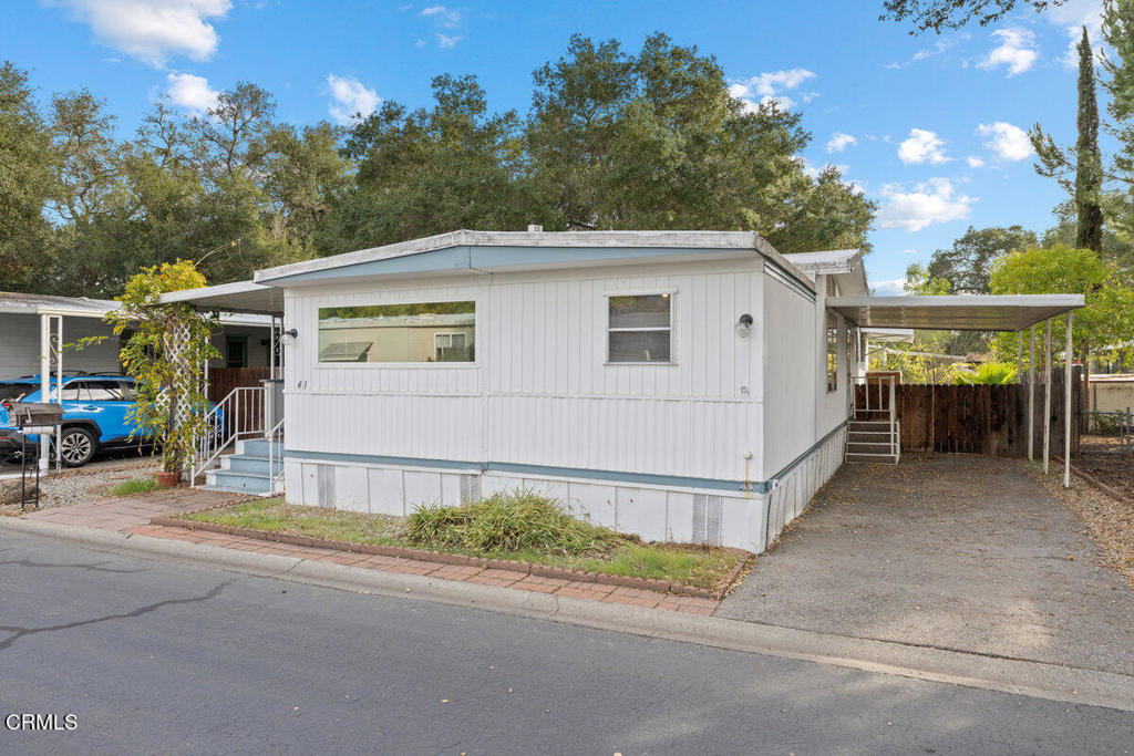 1225 South Rice Road, Unit 41 Ojai, CA 93023 - Photo 31 of 38 a view of a house with a patio