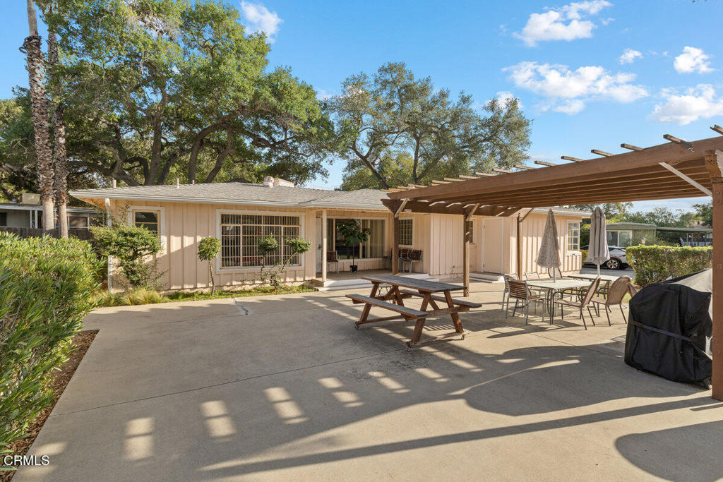 1225 South Rice Road, Unit 41 Ojai, CA 93023 - Photo 36 of 38 a view of a house with sitting area